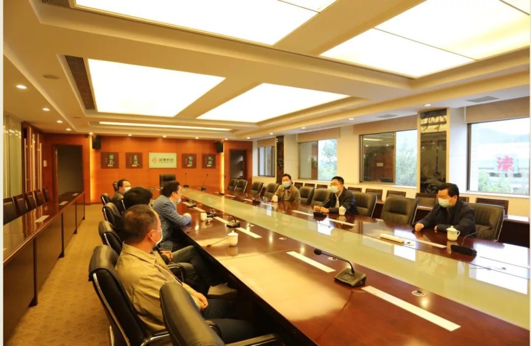 梅州市副市長、梅縣區(qū)委書記吳澤桐視察指導(dǎo)超華科技疫情防控工作